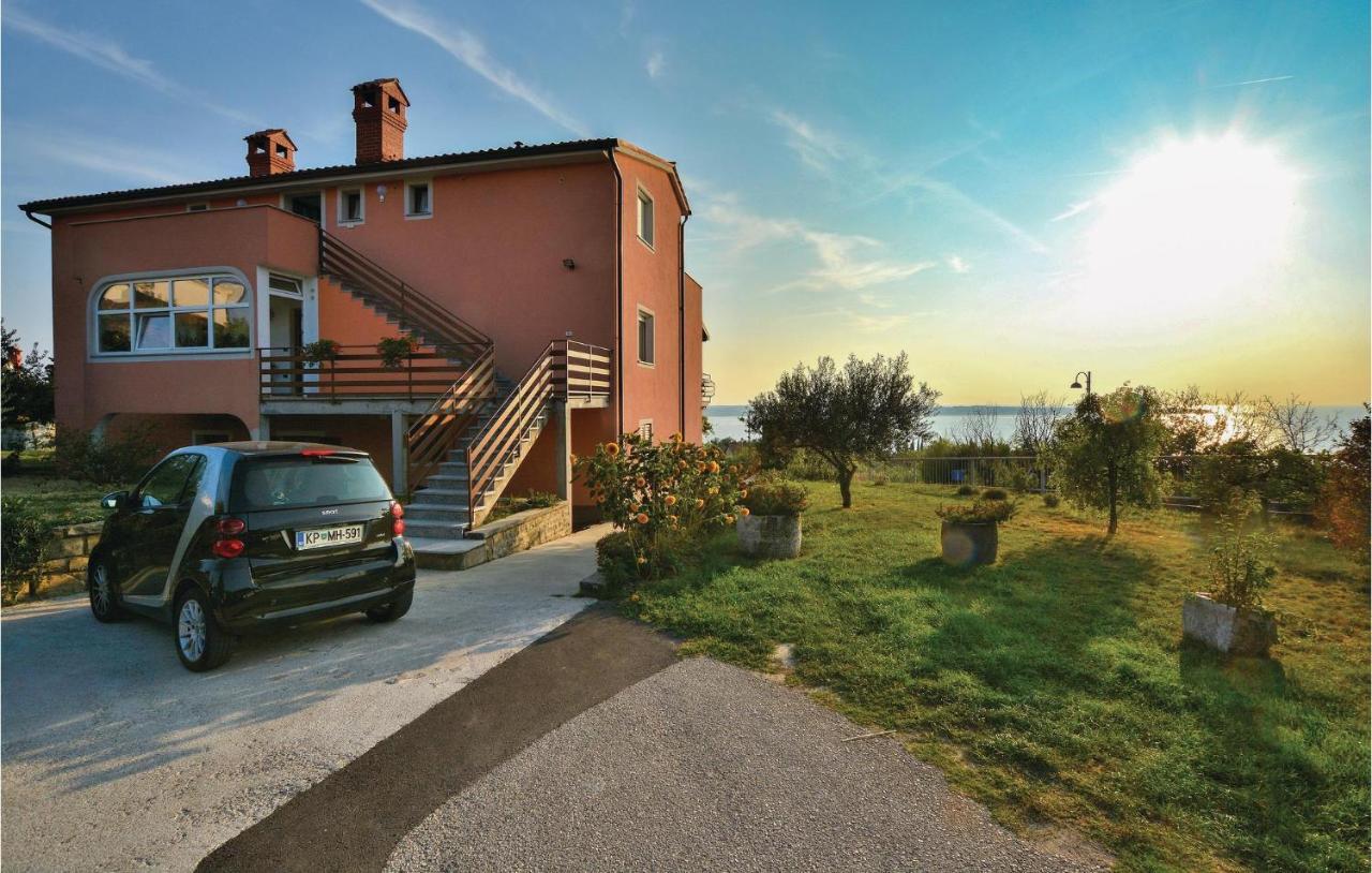 2 Bedroom Amazing Apartment In Portoroz Bagian luar foto