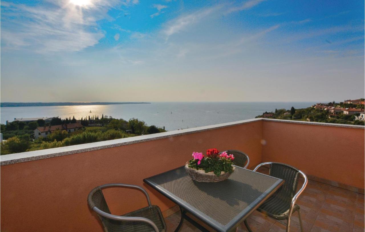 2 Bedroom Amazing Apartment In Portoroz Bagian luar foto