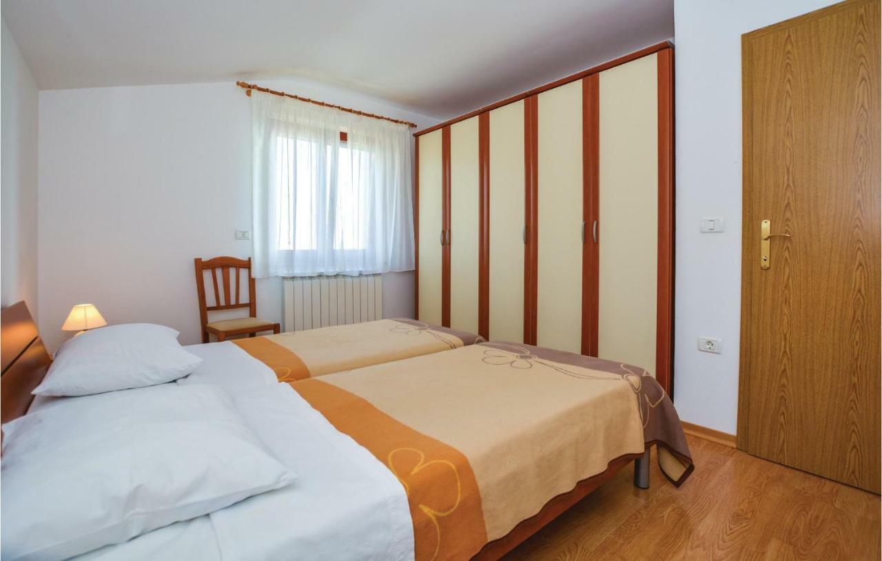 2 Bedroom Amazing Apartment In Portoroz Bagian luar foto